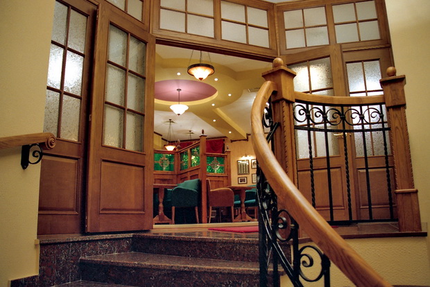 The Irish Pub & Restaurant